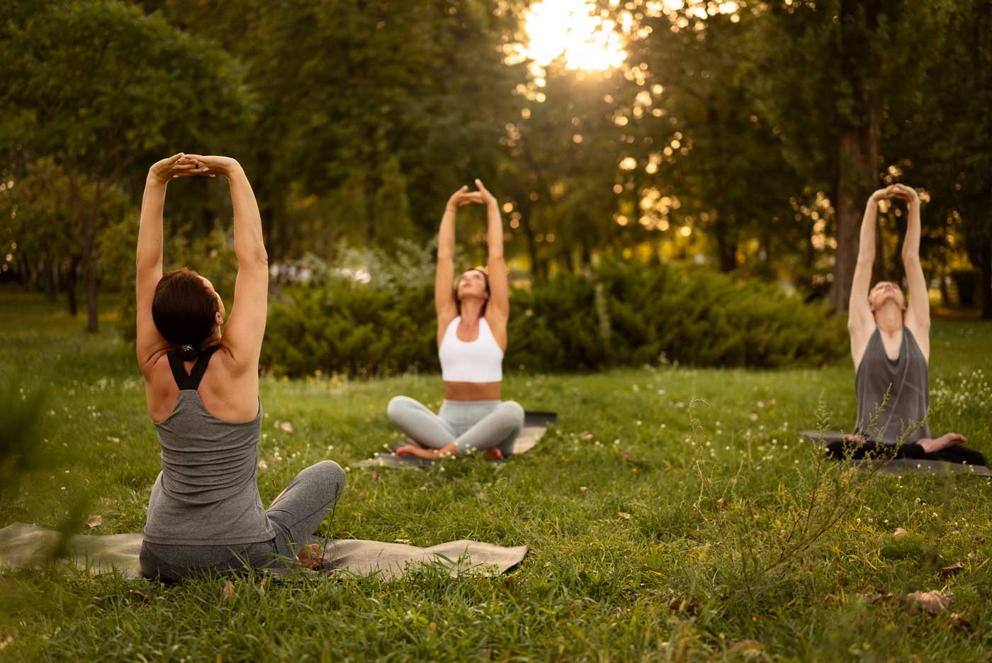 Yoga al aire libre: ¡estos son sus increíbles beneficios!